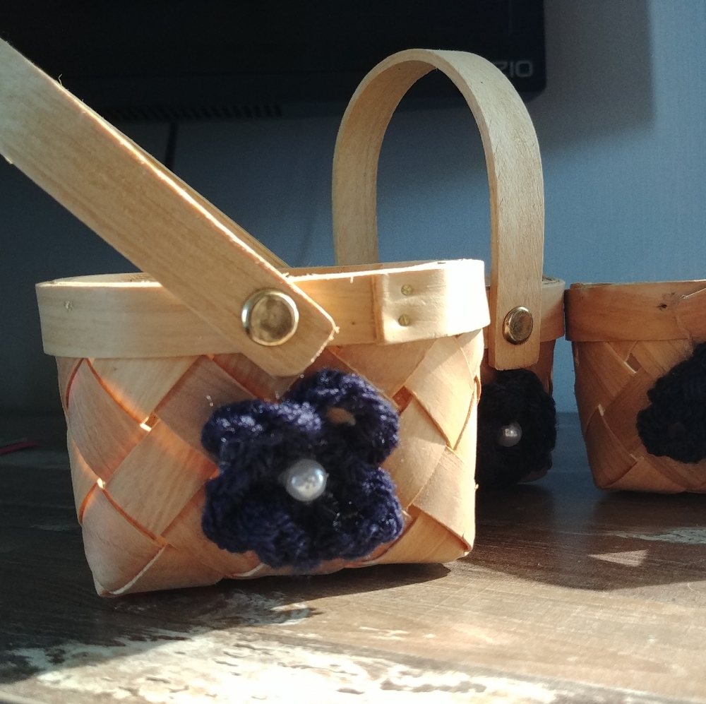 20 mini wooden baskets wedding decor